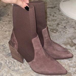 Steve Madden suede pull on, heel, sock boots